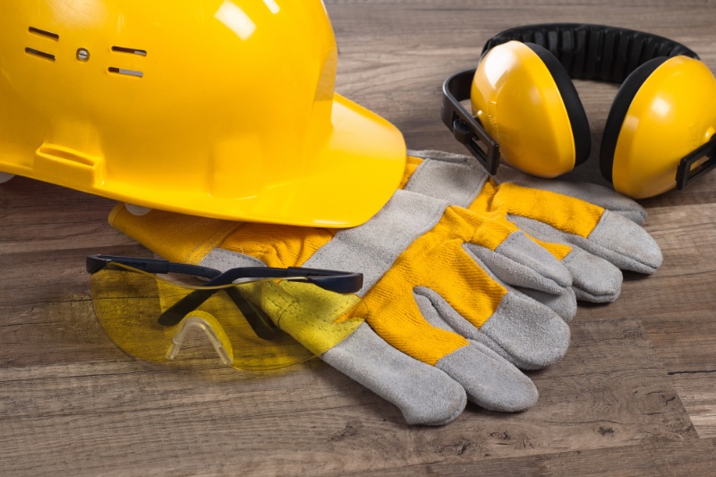How To Choose The Best Protective Clothing For The Workplace - Ark Safety (1)