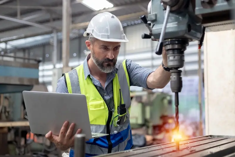 Our Guide To Safety Workwear For Manufacturing Facilities - Ark Safety (2)