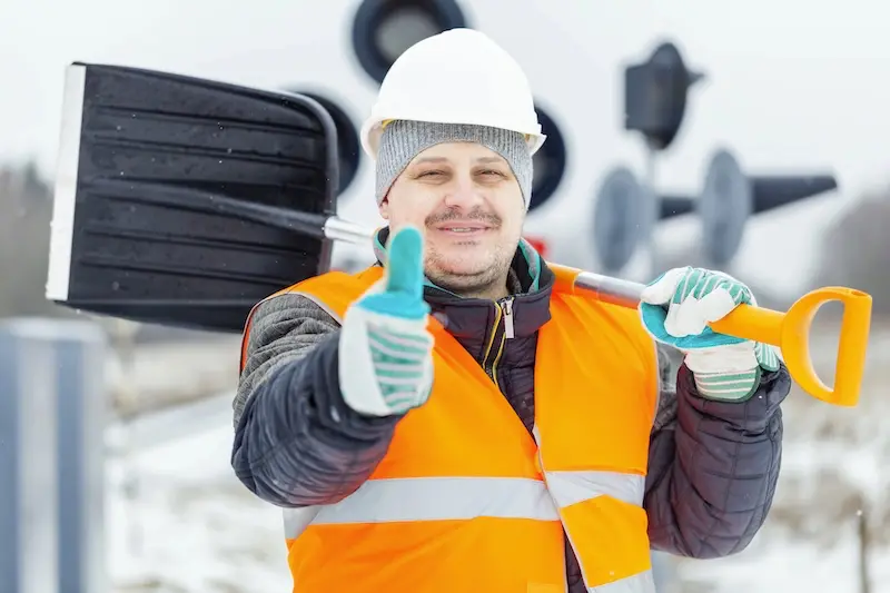 Keep Your Employees Warm & Safe With Safety Wear For Cold Weather - Ark Safety (3)