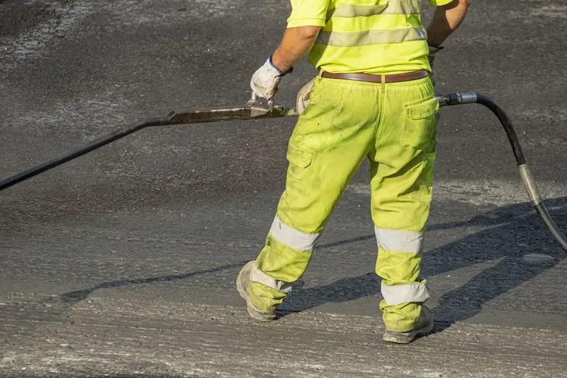 Our Guide To Sourcing Affordable Hi Vis Work Trousers In Ireland - Ark Safety (2)