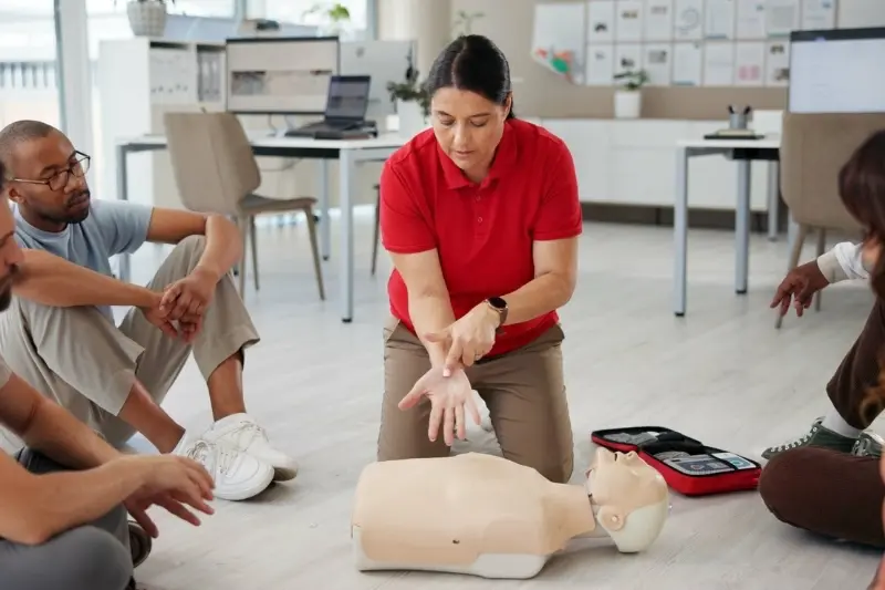 Our Guide To Workplace First Aid Supplies - Ark Safety (2)